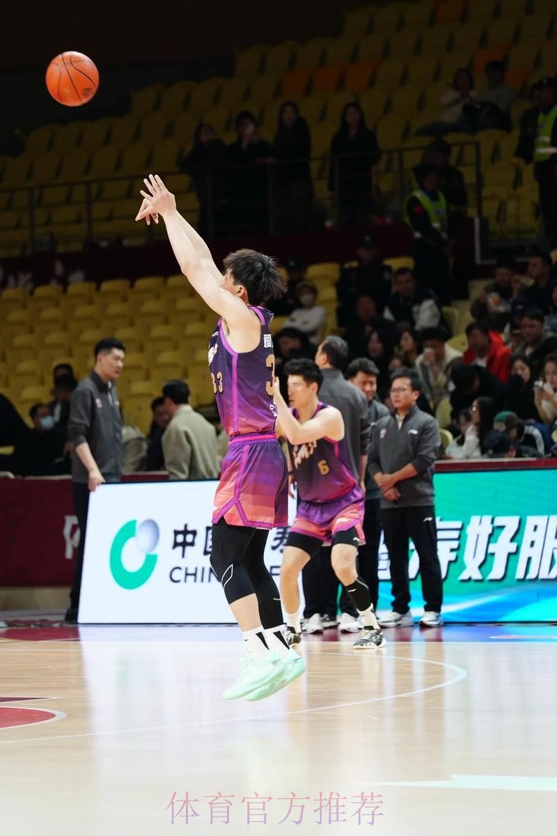 常规赛1月17日：青岛崂山啤酒VS浙江稠州金租 刘泽一集锦